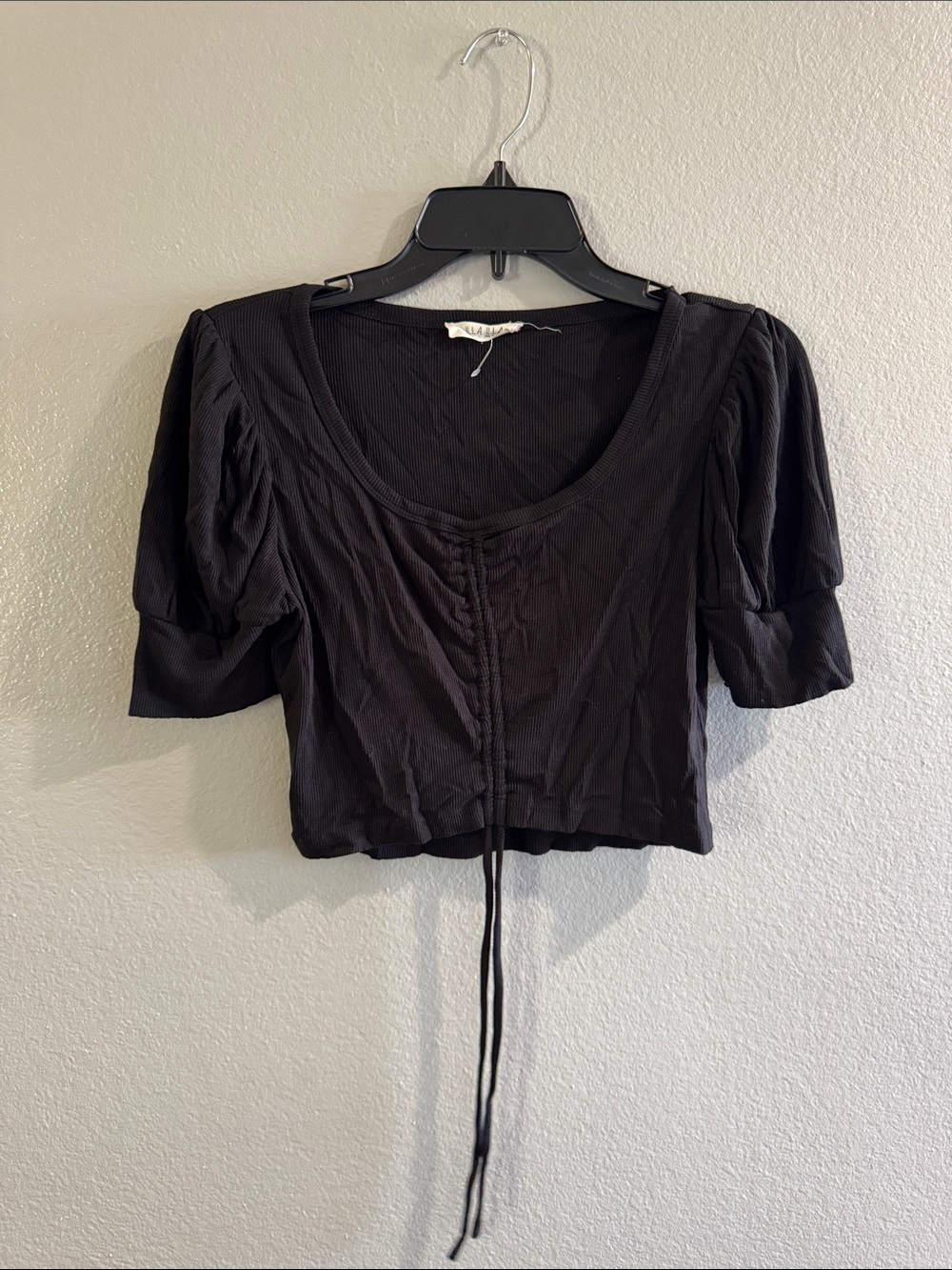 ILLA ILLA Black Puff-Sleeve Tie-Front Crop Top